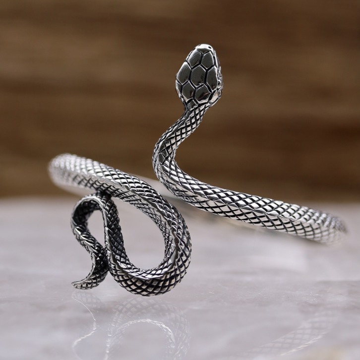 Bracelet rigide en argent serpent