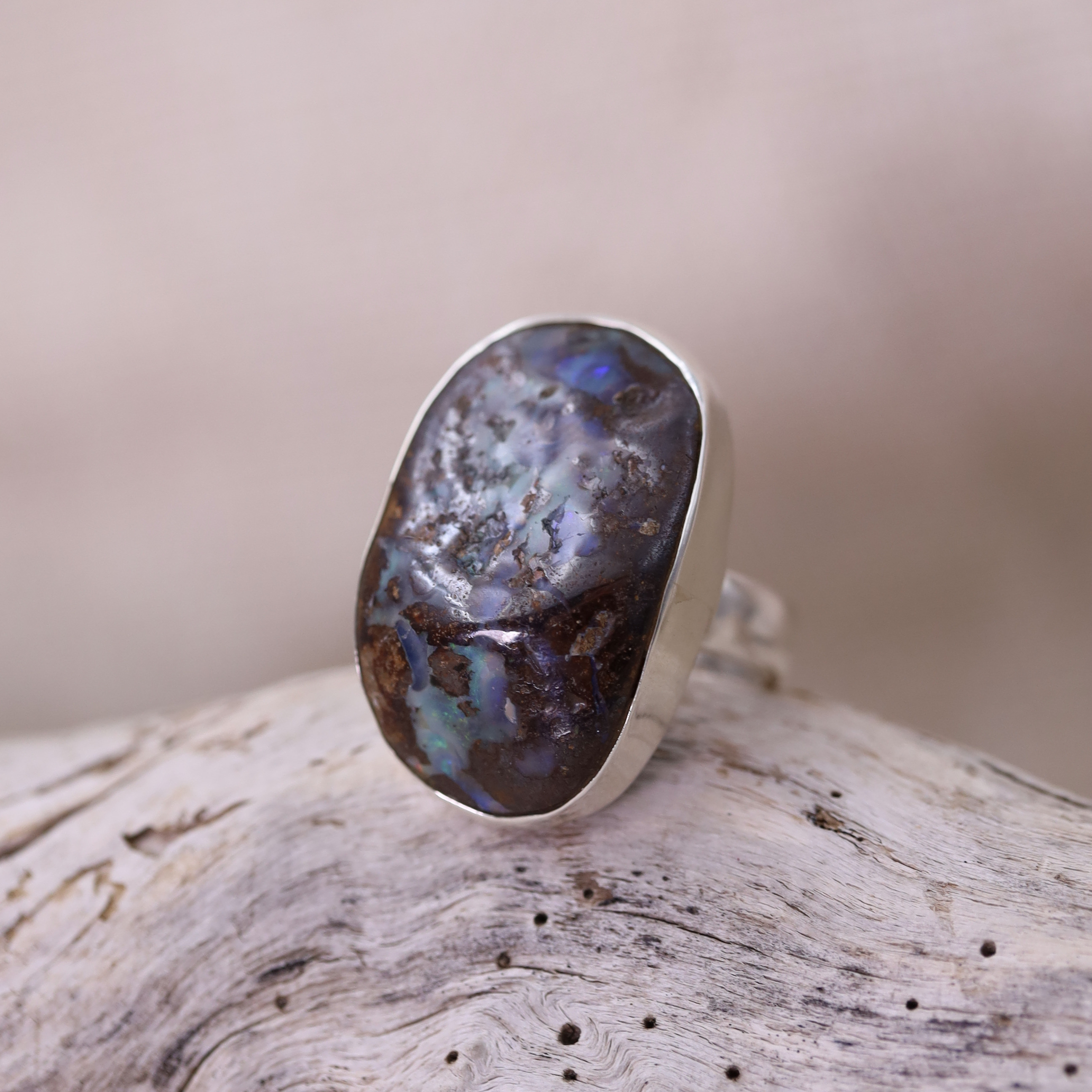 Bague en argent et opale Boulder