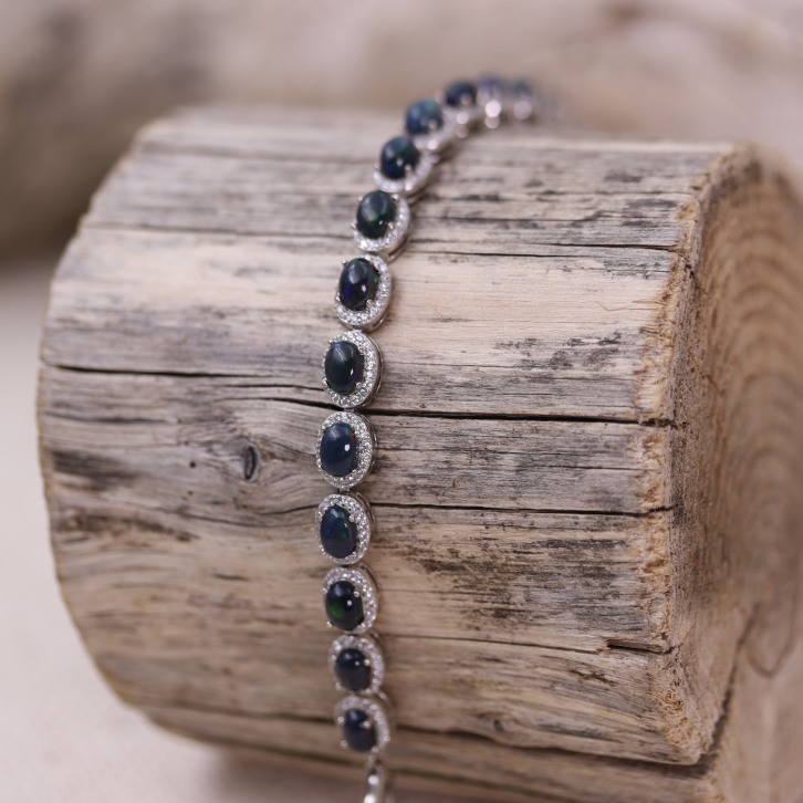 Bracelet d'exception en argent avec opale noire