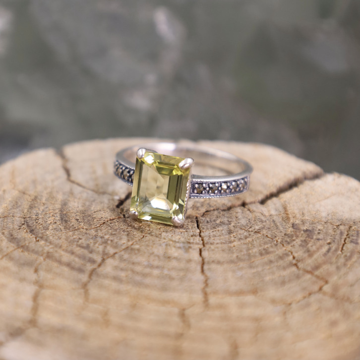 Bague d'exception en argent avec quartz lemon et marcassites