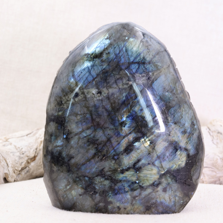 Labradorite brute