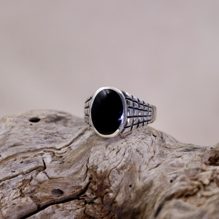 Bague en argent et onyx