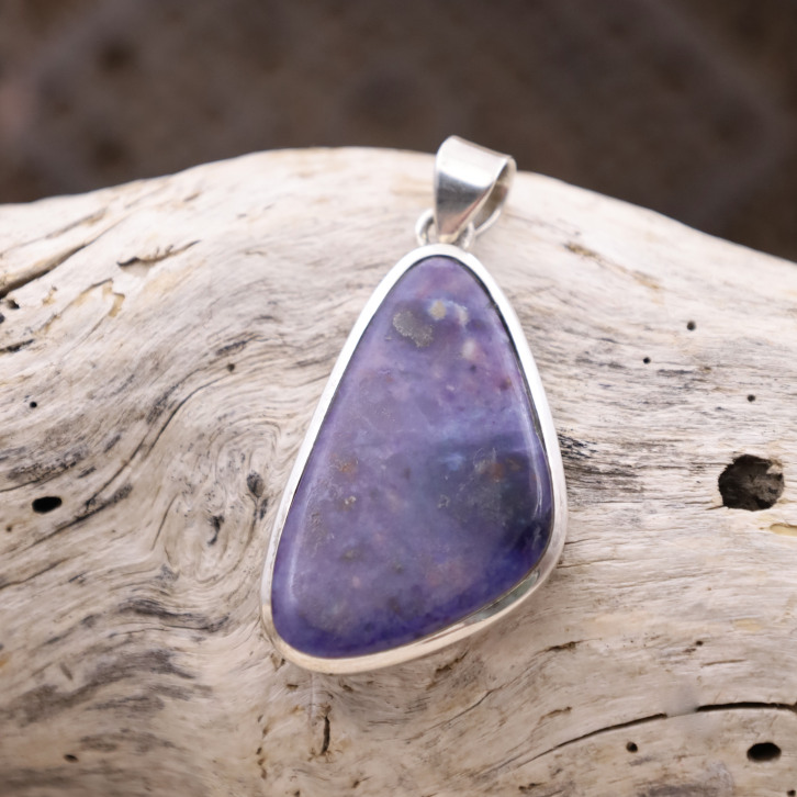 Pendentif en argent et sugilite