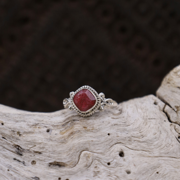 Bague en argent et racine de Rubis