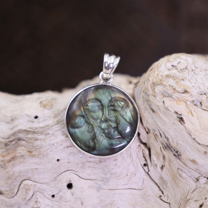 Pendentif en argent et labradorite