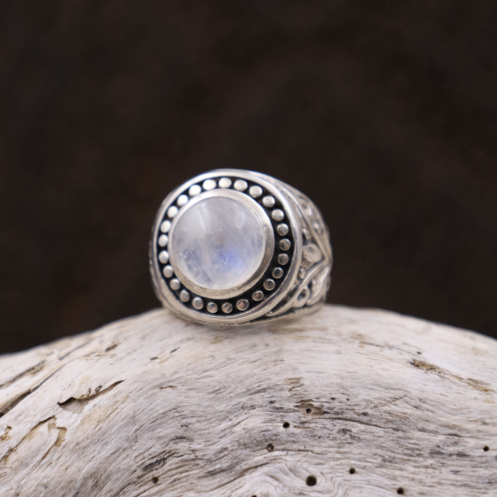 Bague en argent et pierre de lune