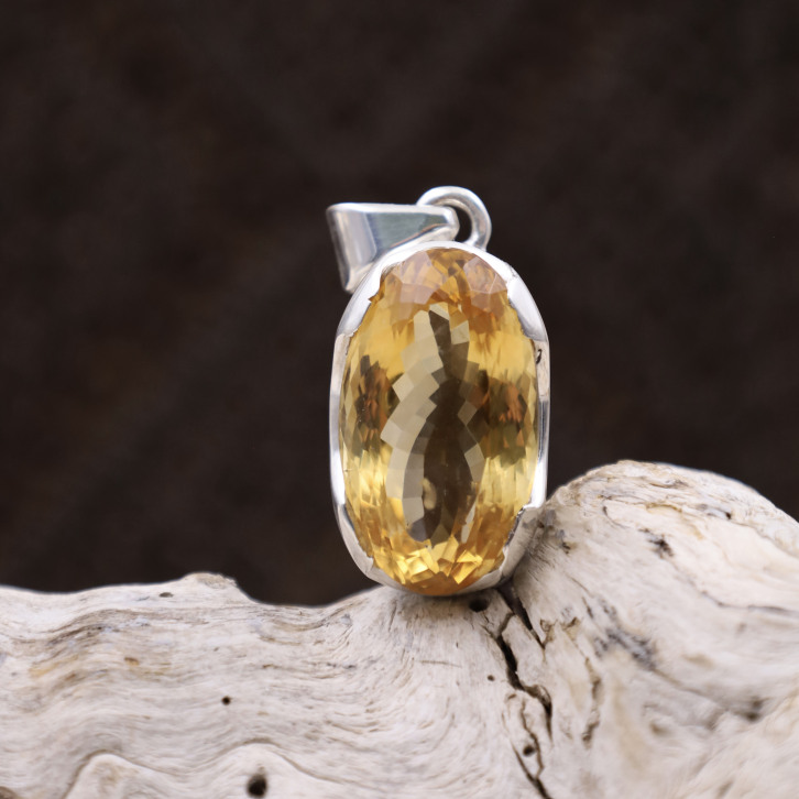 Pendentif en argent et citrine