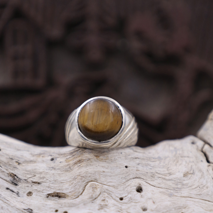 Bague en argent et oeil de tigre