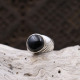 Bague en argent et onyx