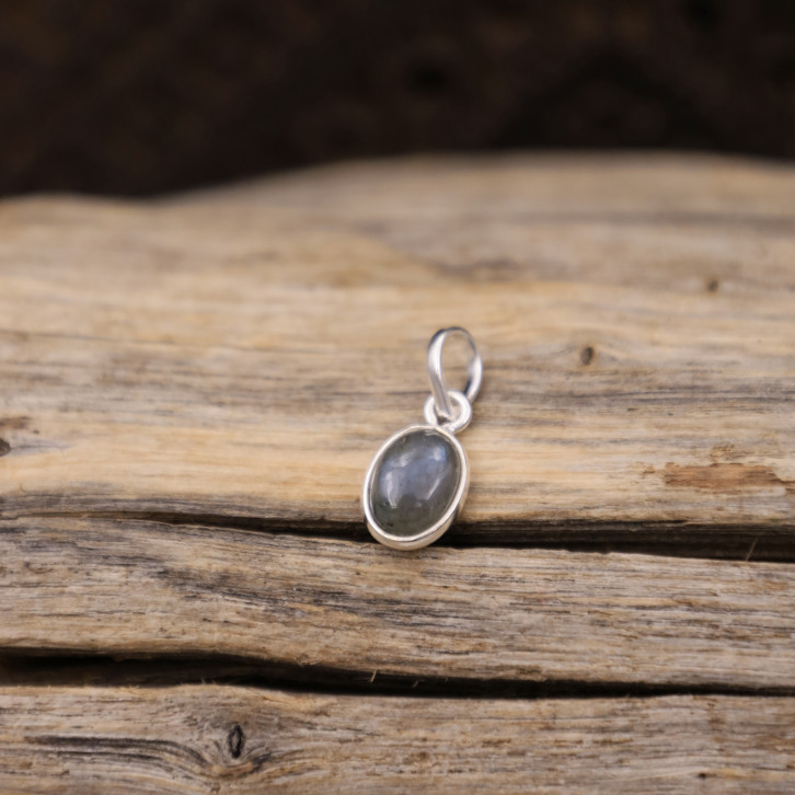 Pendentif en argent et labradorite