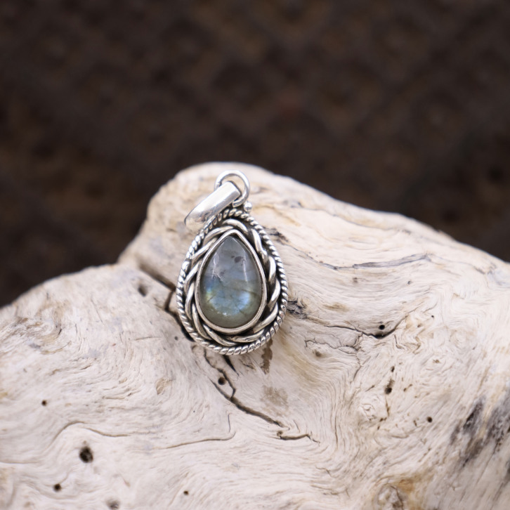 Pendentif en argent et labradorite