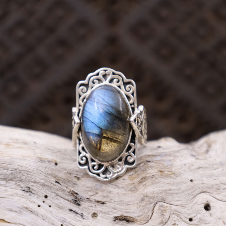 Bague en argent et labradorite