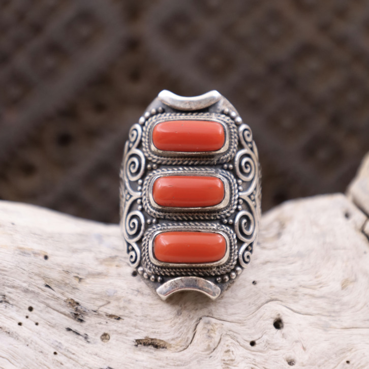 Bague en argent et corail