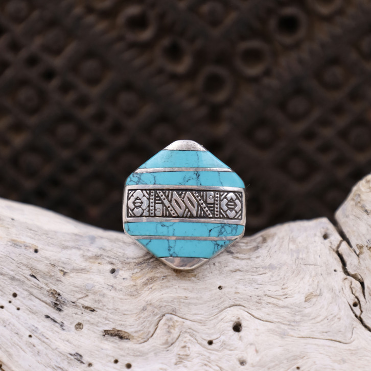 Bague en argent et howlite turquoise