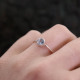 Bague en argent et topaze bleue