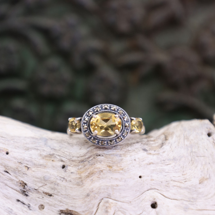 Bague d'exception en argent avec citrine et marcassites