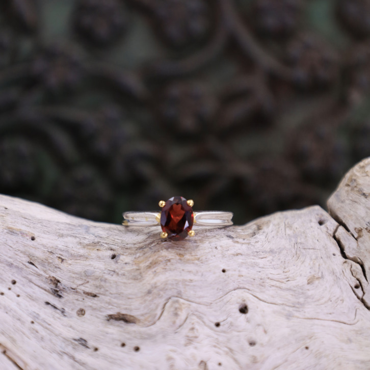 Bague en argent et or avec grenat