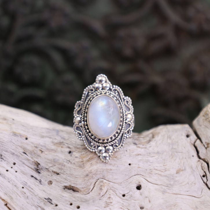 Bague en argent et pierre de lune