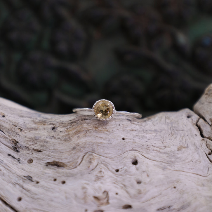 Bague en argent et citrine