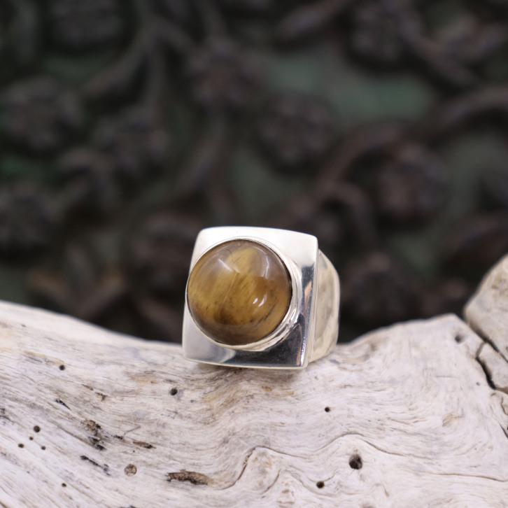 Bague en argent et oeil de tigre