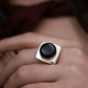 Bague en argent et onyx