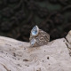 Bague en argent et topaze bleue