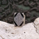 Bague en argent et onyx