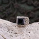 Bague en argent et onyx