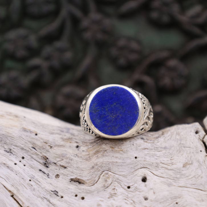 Bague en argent et lapis lazuli