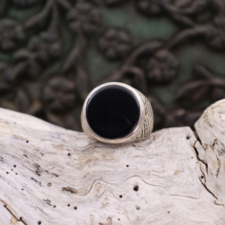 Bague en argent et onyx