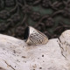 Bague en argent et onyx