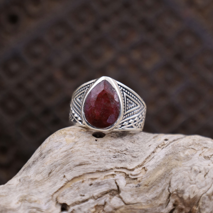 Bague en argent et racine de Rubis