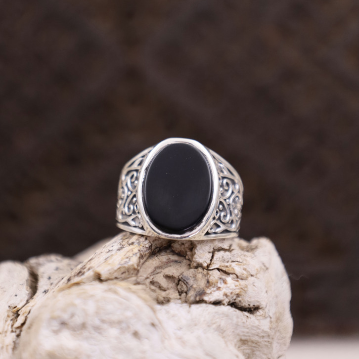 Bague en argent et onyx