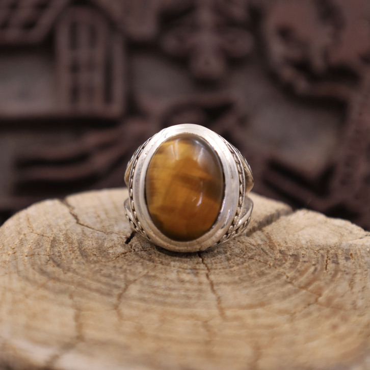 Bague en argent et pierre oeil de tigre