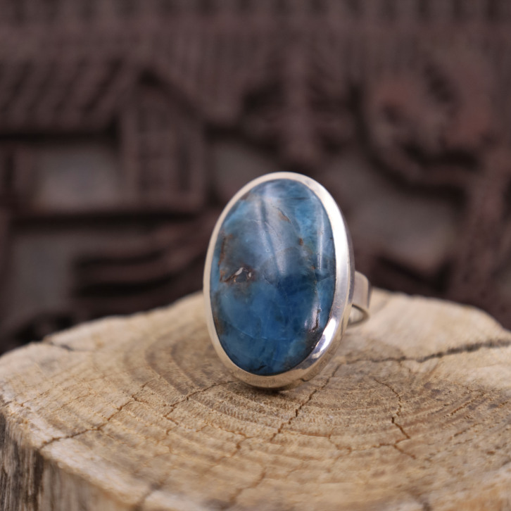 Bague en argent et pierre apatite