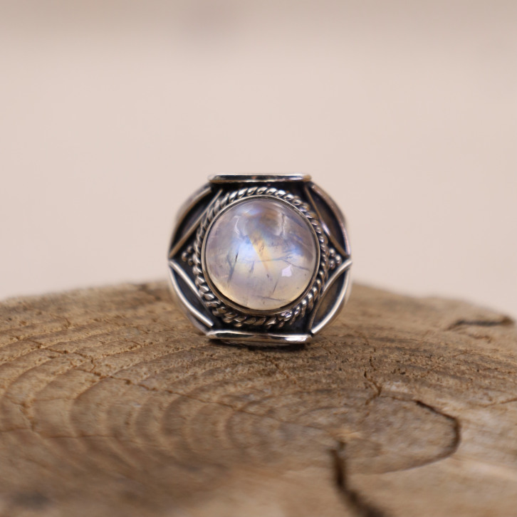 Bague en argent et pierre de lune